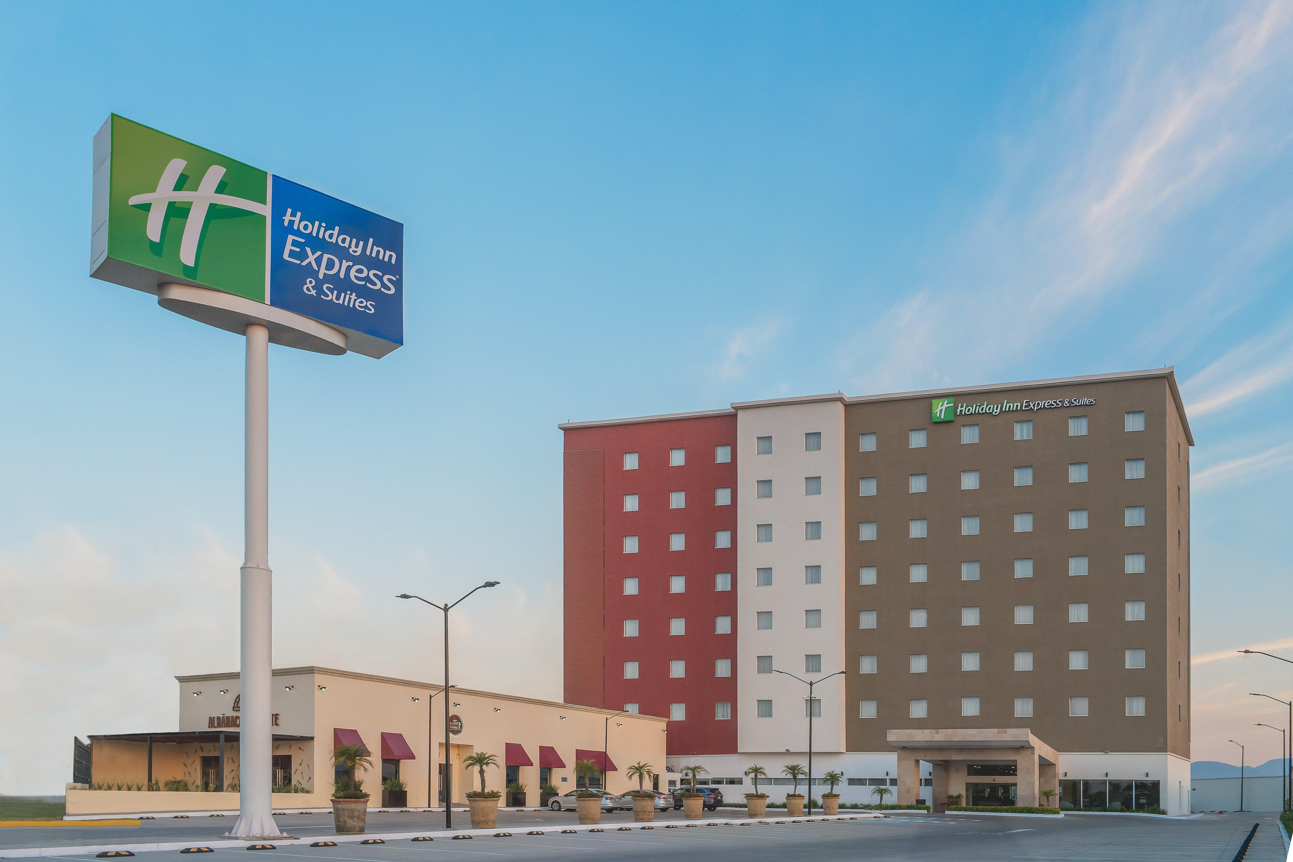 Holiday Inn Express & Suites Silao Aeropuerto Terminal, An Ihg Hotel Exteriör bild