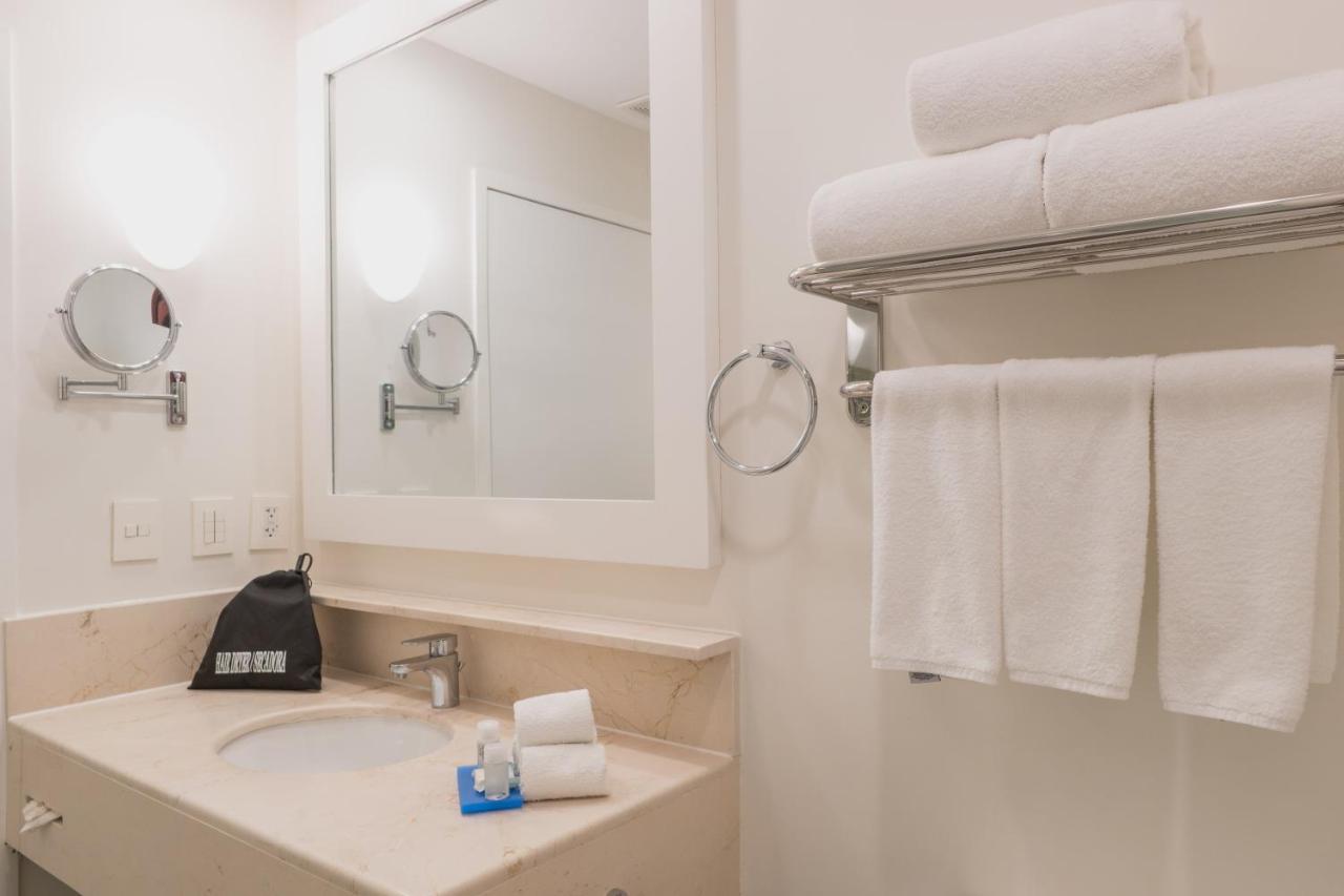 Holiday Inn Express & Suites Silao Aeropuerto Terminal By Ihg Exteriör bild